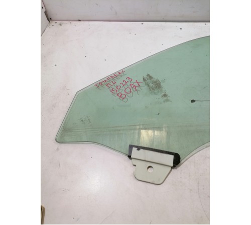 Стекло двери переднее левое