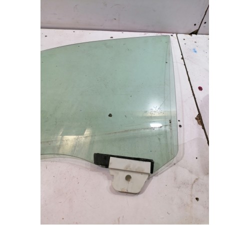 Стекло двери переднее левое