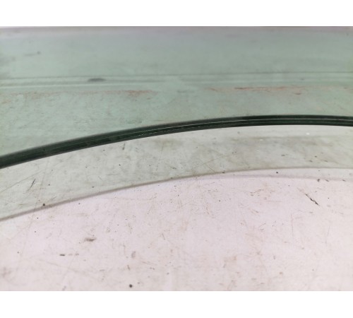 Стекло двери переднее левое