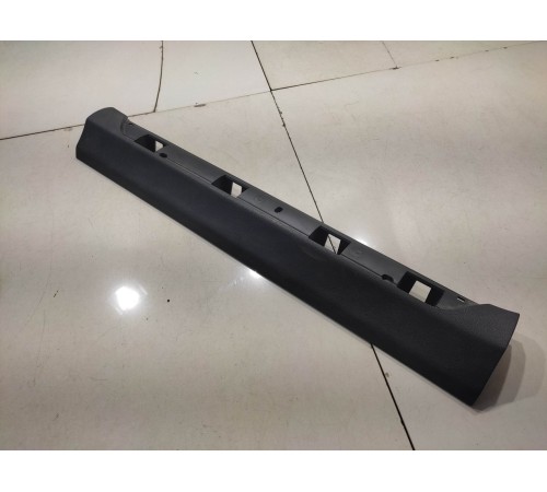 Накладка порога (передняя левая)