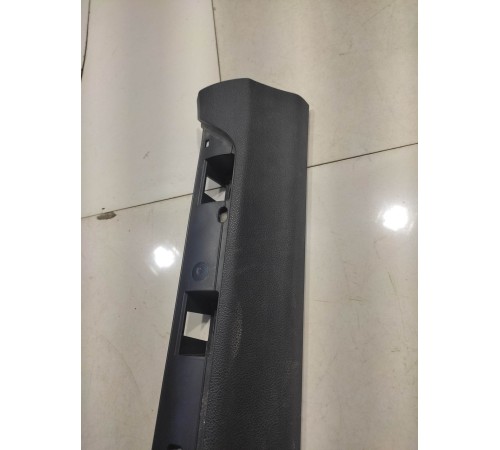 Накладка порога (передняя левая)