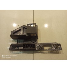 Кронштейн заднего бампера (правый)