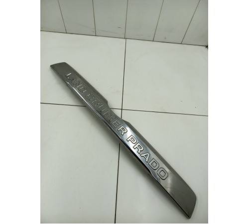 Накладка крышки багажника