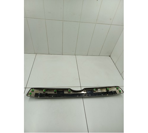 Накладка крышки багажника