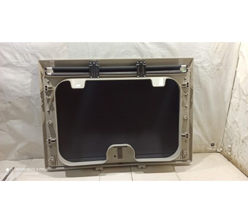 Шторка солнцезащитная выдвижная в сборе