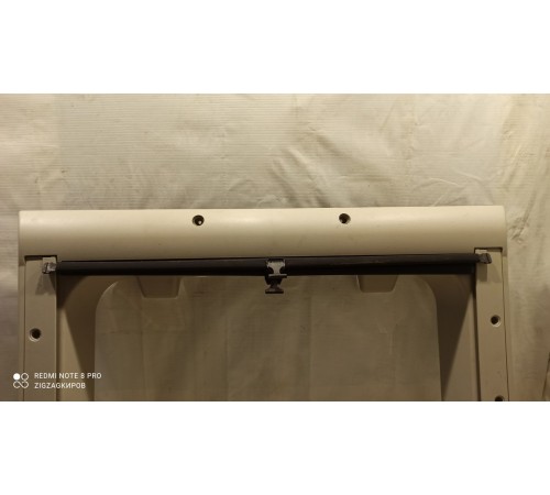 Шторка солнцезащитная выдвижная в сборе