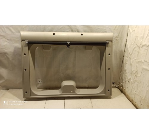 Шторка солнцезащитная выдвижная в сборе