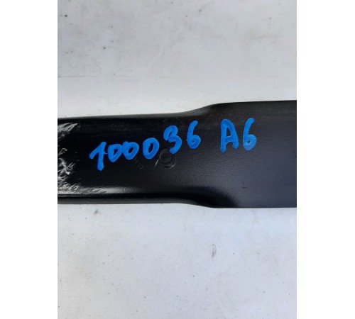 Крепление топливного бака правое