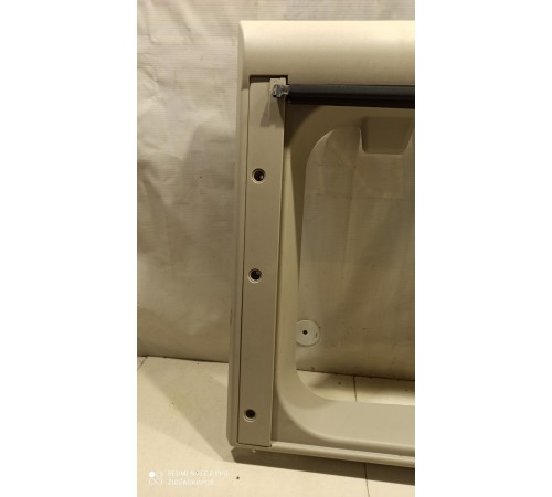 Шторка солнцезащитная выдвижная в сборе