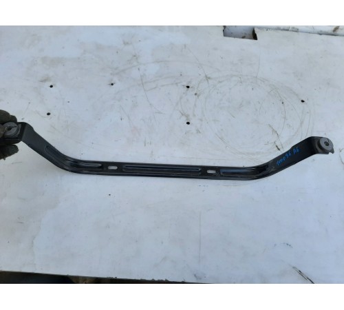 Крепление топливного бака правое