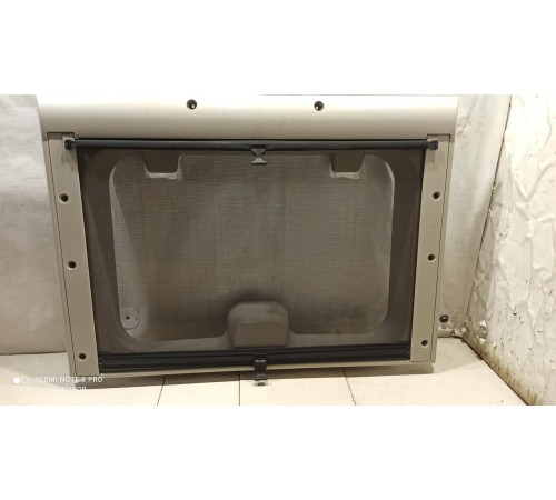 Шторка солнцезащитная выдвижная в сборе