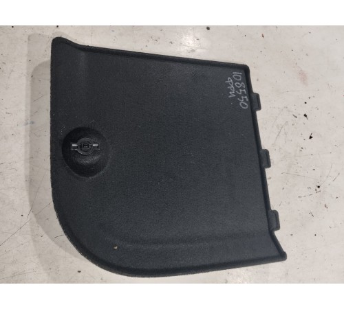 Накладка (крышка) кармана багажника