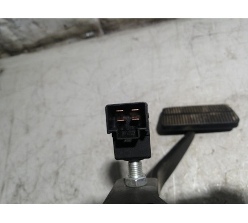 Педаль тормоза