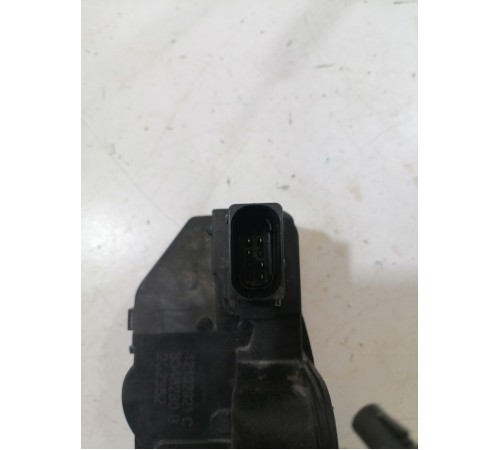 Замок двери пердний правый