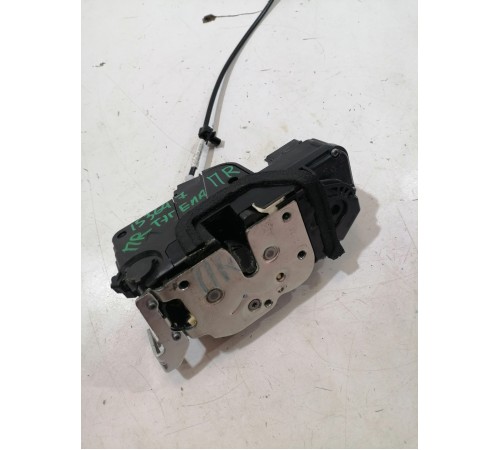 Замок двери пердний правый