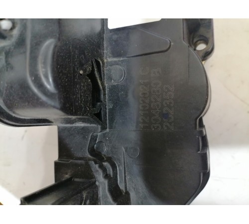 Замок двери пердний правый