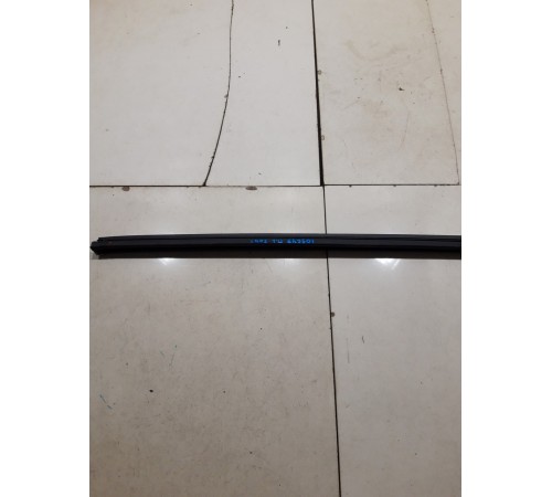 Уплотнитель стекла (передний левый внутренний)