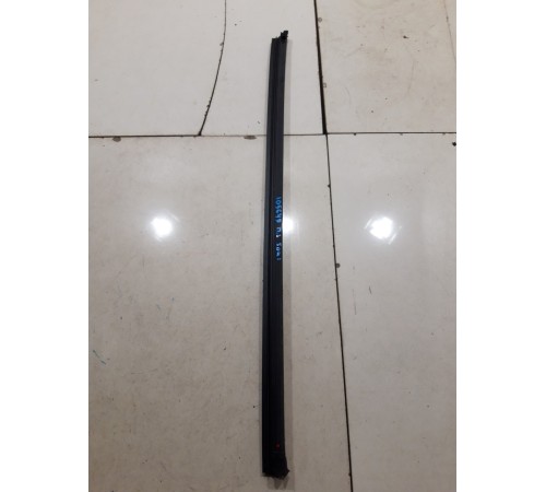 Уплотнитель стекла (передний левый внутренний)