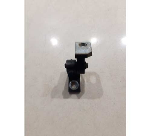 Петля двери(задняя правая верхняя)