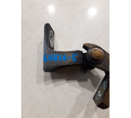 Петля двери(задняя правая верхняя)