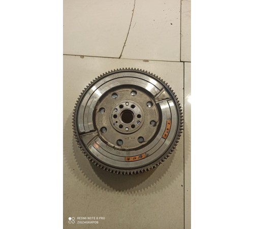 Маховик двигателя