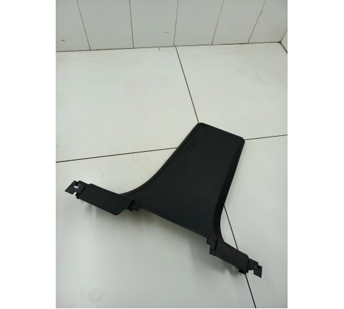 Обшивка центральной стойки правая нижняя