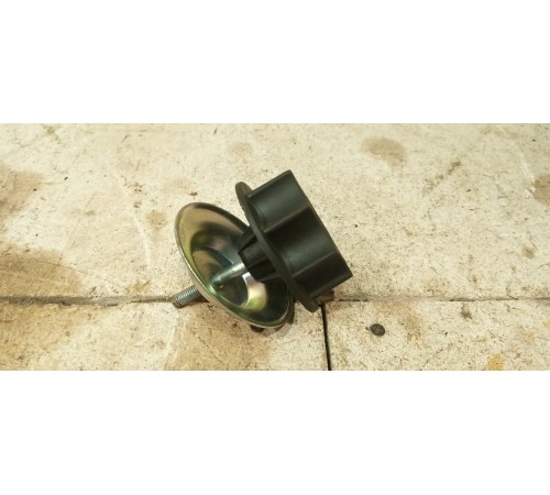 Крепление запасного колеса