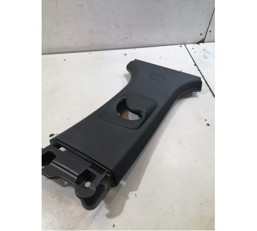 Обшивка центральной стойки правая верхняя