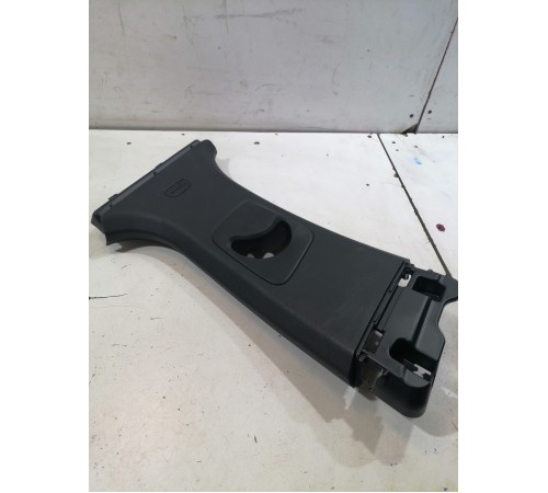 Обшивка центральной стойки правая верхняя