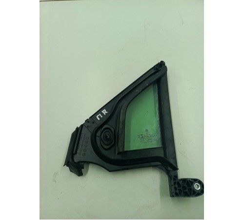 Глухое стекло форточка переднее левое 