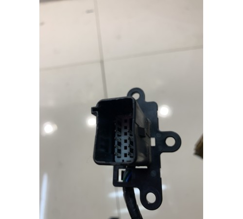 Электропроводка обшивки двери (передняя, левая)