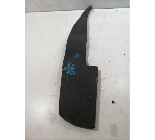 Уплотнитель переднего крыла левый