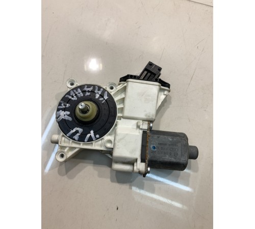 Моторчик стеклоподъемника (передний, левый)