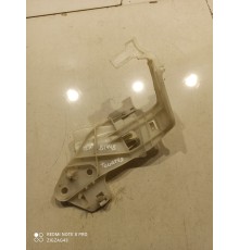 Кронштейн замка двери(передний левый)