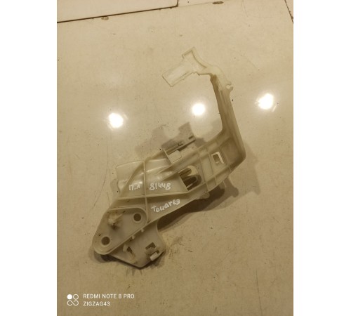 Кронштейн замка двери(передний левый)