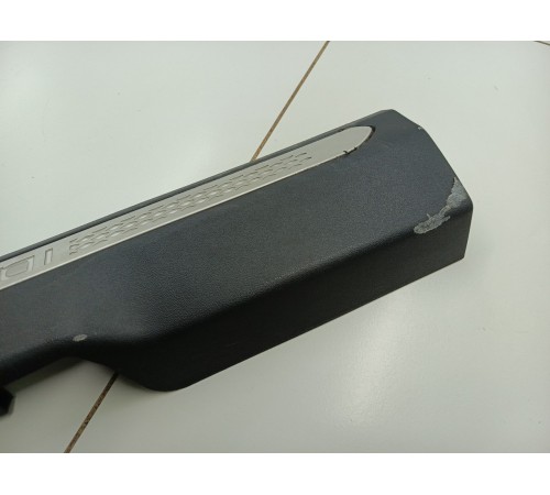 Накладка порога передняя левая