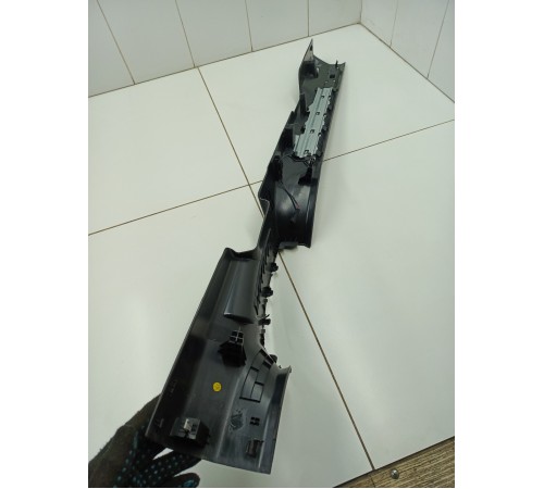 Накладка порога передняя левая