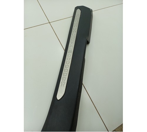 Накладка порога передняя левая