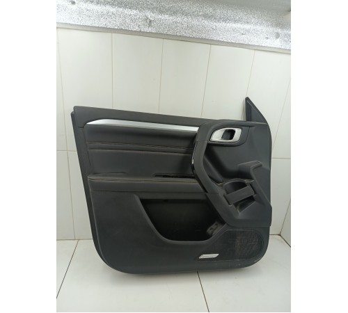 Обшивка двери передняя левая