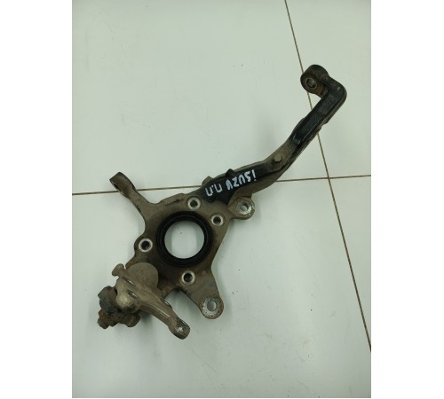 Кулак поворотный передний правый