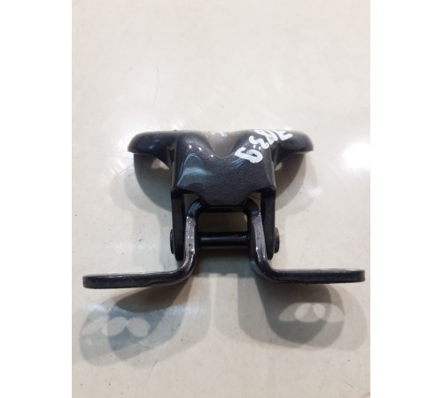 Петля двери задняя левая верхняя