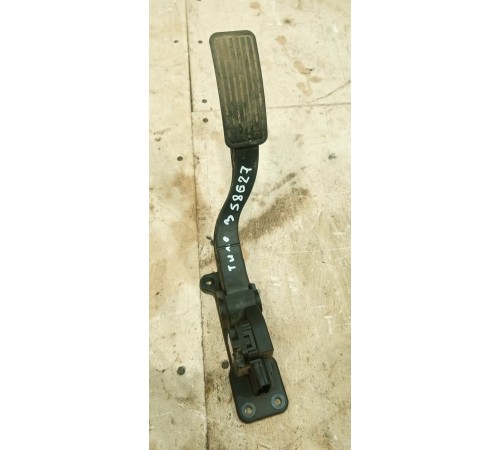 Педаль акселератора