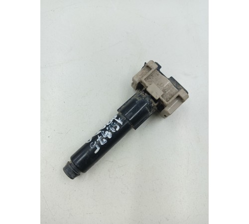 Форсунка омывателя фар левая