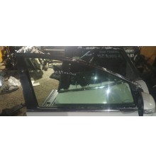 Стекло двери передней правой