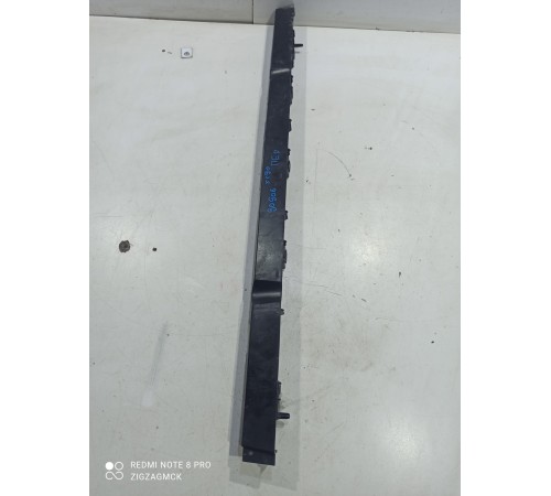 Кронштейн(крепление) накладки порога передний правый