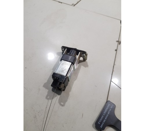 Активатор замка крышки бензобака