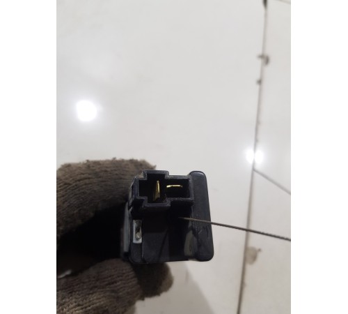 Активатор замка крышки бензобака