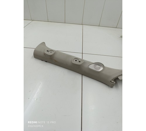 Обшивка стойки лобового стекла левая