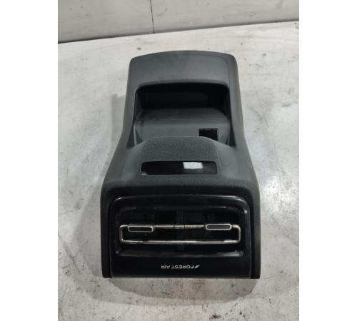 Накладка центральной консоли задняя с воздушным дефлектором