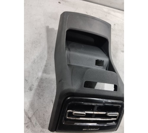 Накладка центральной консоли задняя с воздушным дефлектором